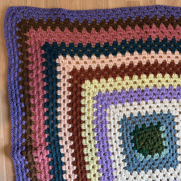 Vtg Handmade Granny Crochet Afghan throw Blanket 42”x42” Roseanne Style Granny ￼ - Picture 4 of 12